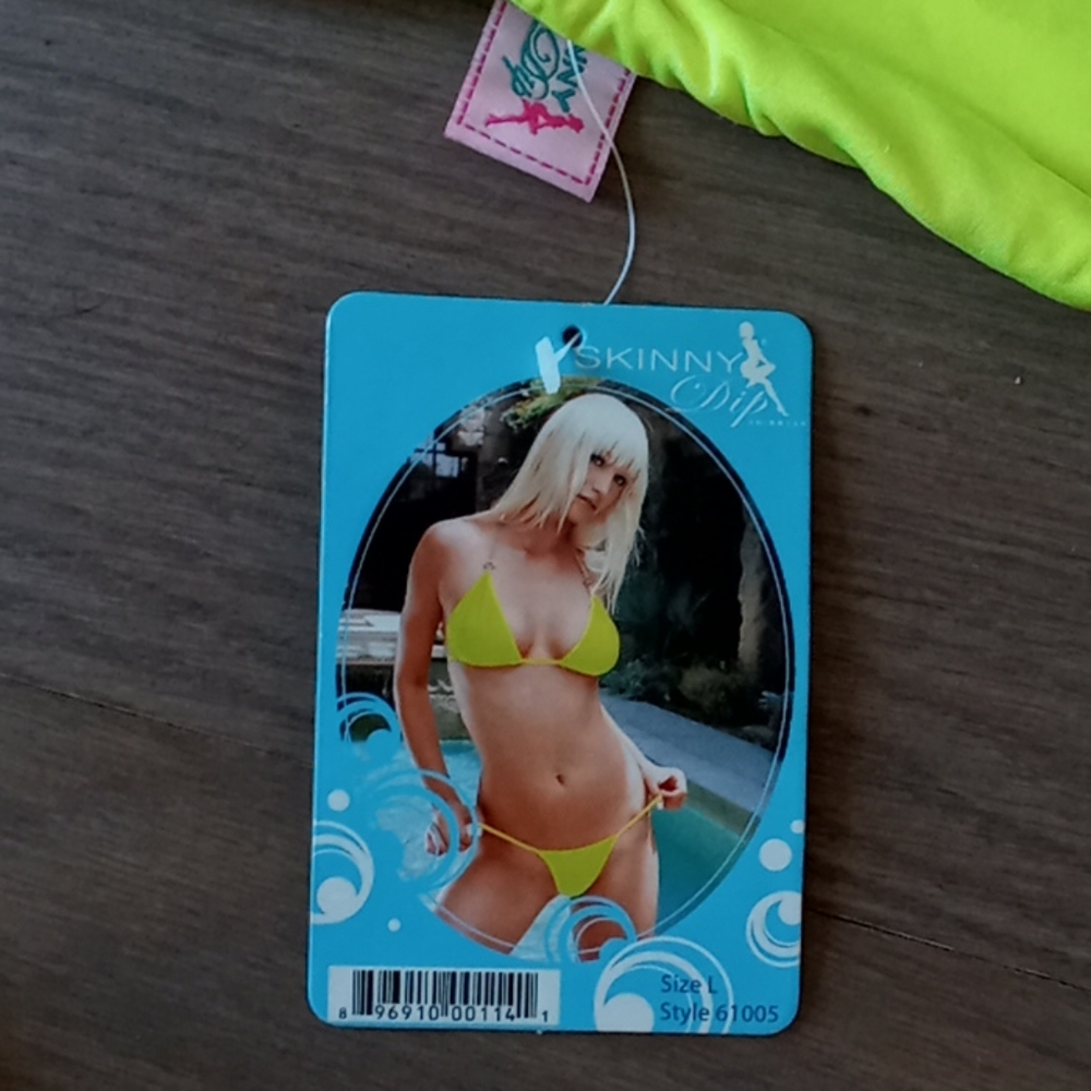 Neon Bikini - Picture 3 of 8